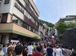 石段街で大道芸.jpg